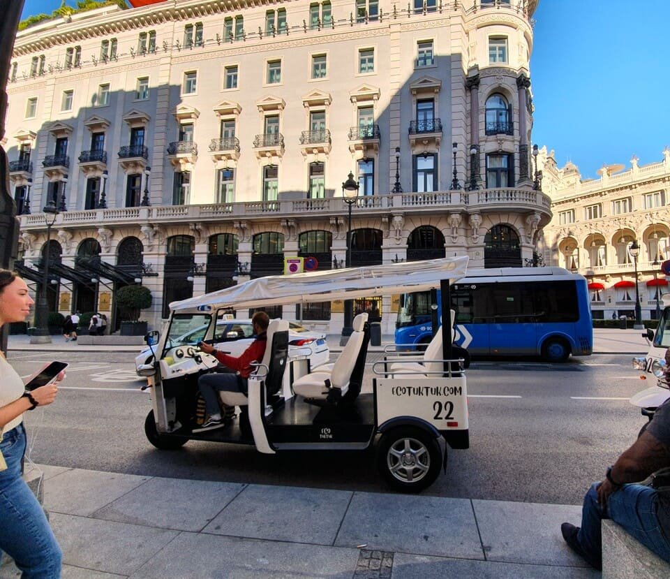 Обиколка на Мадрид с Tuk Tuk 2026